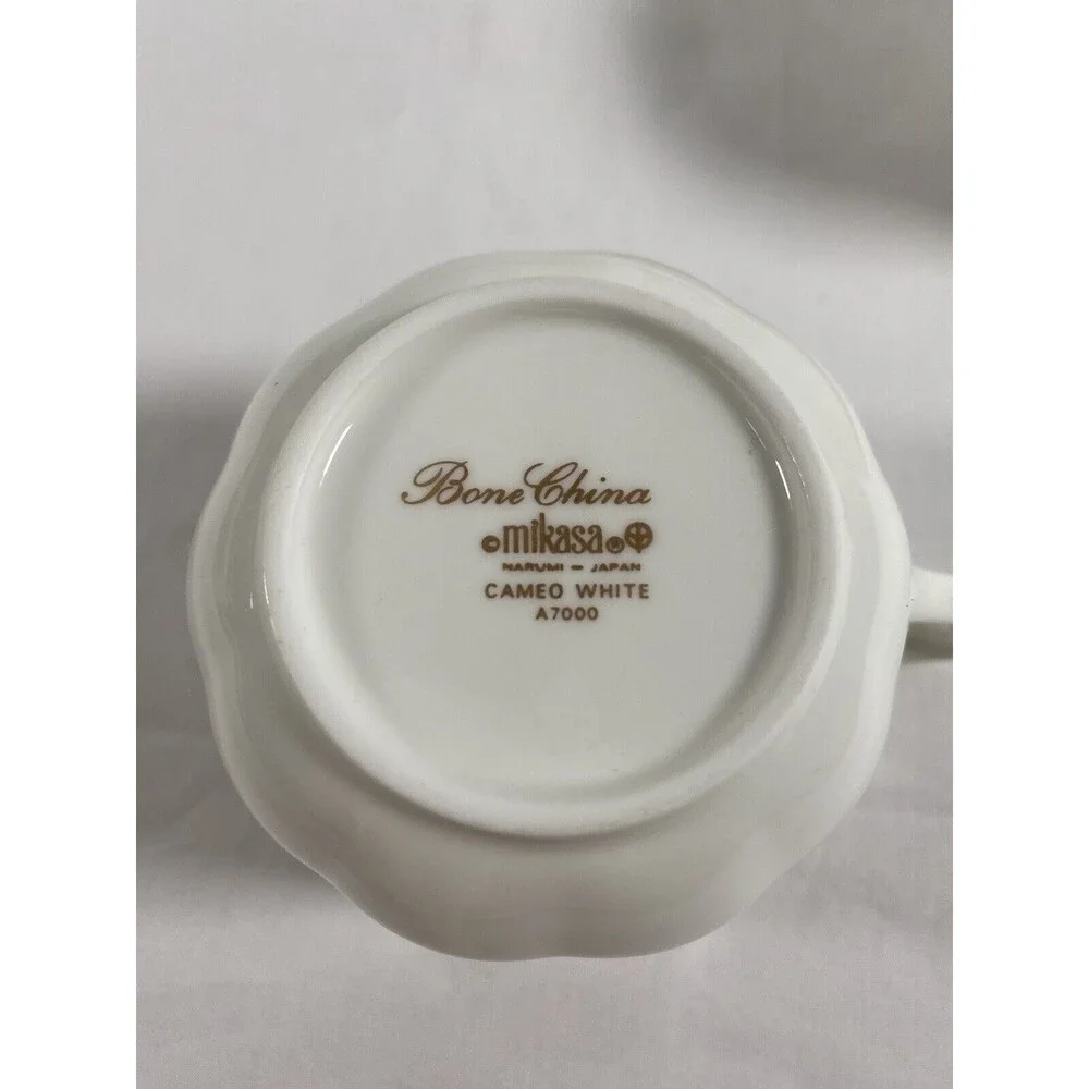 Lot of 4 Mikasa Bone Chine Cameo White Teacup Tea Cup Coffee Cup A7000